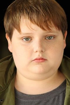 Dylan Gage interpreta Sweet Shop Boy