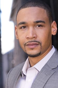 Eric C. Lynch interpreta Morgue Attendant