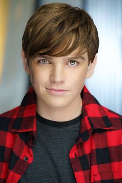 Kaden Cole interpreta Diamond (uncredited)