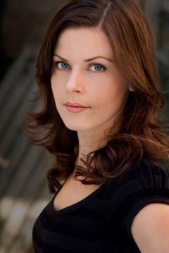 Heidi Hawkins interpreta Reporter