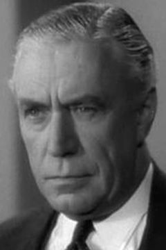 Peter Gawthorne interpreta Bowman
