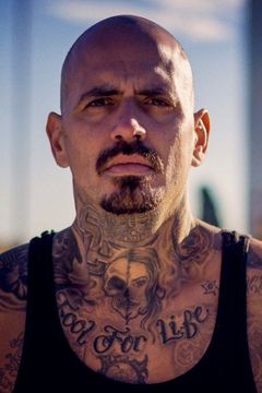 Michael Flores interpreta Inmate