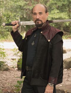 Max Ortiz Jr. interpreta Dragoon / Raven (uncredited)
