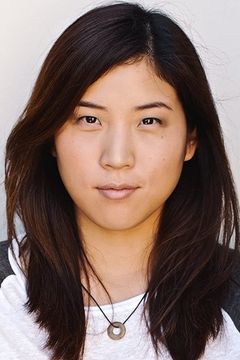 Monique Kim interpreta Additional Voices (voice)