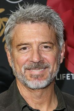 Christopher Cousins interpreta Michael Middleton