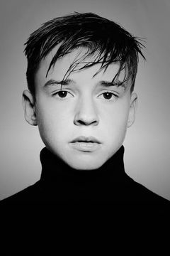 Maxwell Jenkins interpreta Oliver