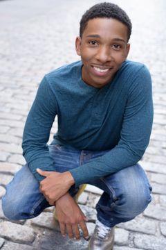 Corwin C. Tuggles interpreta Additional Voices (voice)