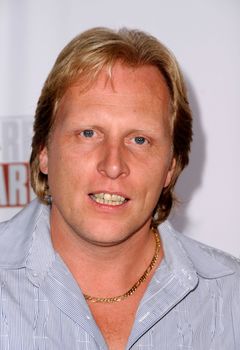 Sig Hansen interpreta Crabby (voice)