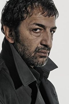 Moussa Maaskri interpreta Karim