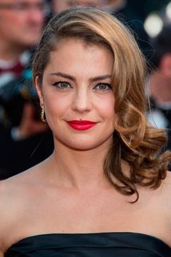 Dolores Fonzi interpreta Lei