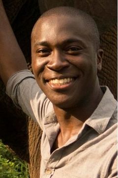 Patrick Aryee interpreta Narrator