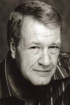 Ted Maynard interpreta James Tannick