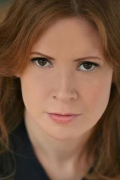 Bianca Hunter interpreta Cathy
