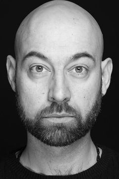 Dejan Lutkić interpreta Bostian