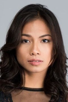 Alexandra Masangkay interpreta Olla