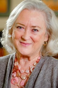 Sandra Ellis Lafferty interpreta Ms. Arnworth