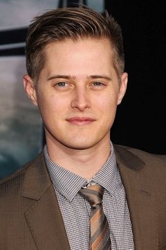 Lucas Grabeel interpreta Ryan Evans (Disney Channel version only)