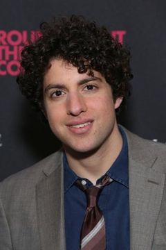 Eli Gelb interpreta Jeffrey