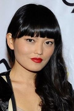 Hana Mae Lee interpreta Roxy