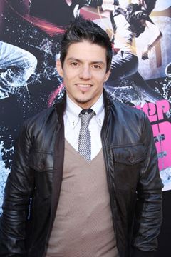 Jonathan'Legacy' Perez interpreta Cholo Squad Dancer