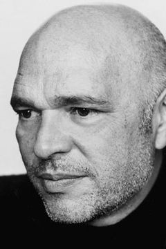Anthony Minghella interpreta Interviewer