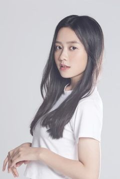 Shin Soo-yeon interpreta Female high school student #1 / Airplane passenger