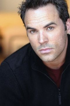 Jordan Murphy interpreta Duncan Reynolds