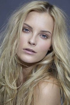 Petra Silander interpreta La nounou