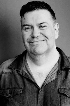 Tom Urie interpreta Big Bear