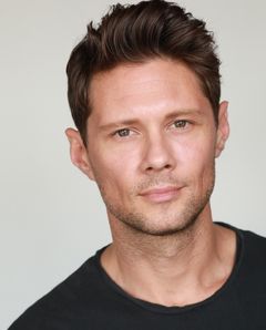 Kavan Reece interpreta Handsome Dunce