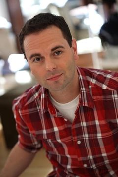 Paul Sutera interpreta Paul (uncredited)