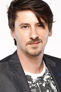 Jernej Čampelj interpreta Réceptionniste hôtel nuit Slovénie