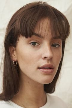 Marie Hammer Boda interpreta Jesper's Girlfriend