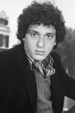 Paul Jabara interpreta Pelias