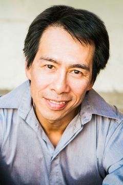 Henry Kwok interpreta Loiterer