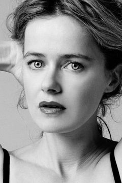Julie Delarme interpreta Chloé adulte