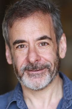 Mark Nelson interpreta Ned Rubinstein