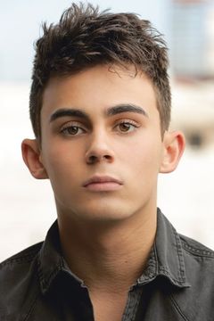 Tyler Alvarez interpreta Diego Rueda