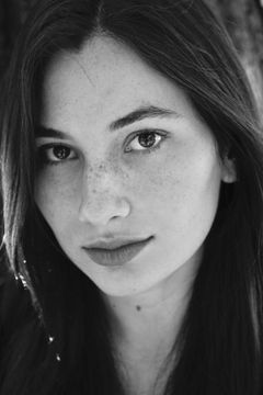 Hunter Ansley Wryn interpreta Young River Tam