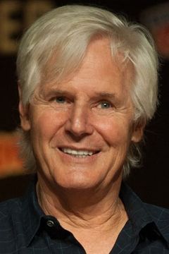 Chris Carter interpreta Man sitting in hospital hallway