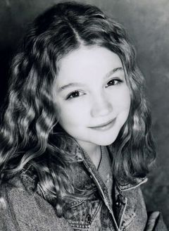 Katie Henney interpreta Elizabeth Cole