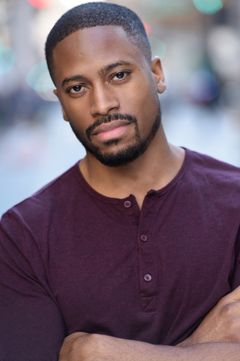 Tyrone Marshall Brown interpreta Yuson