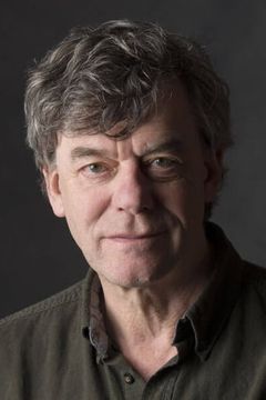 Tom McCamus interpreta Mason Eckhart