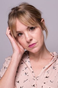 Brea Grant interpreta TK Billboard Girl