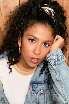 Madison Reyes interpreta Julie