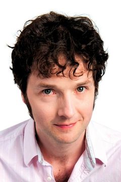 Chris Addison interpreta Simon Howler