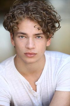 Will Meyers interpreta Carter