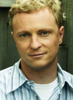 Blaine Pate interpreta Orderly in Aftermath