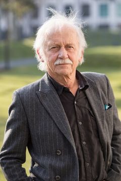 Tilo Prückner interpreta Doctor Richter