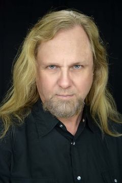 Scott Shaw interpreta Cyberdyne Tech (uncredited)